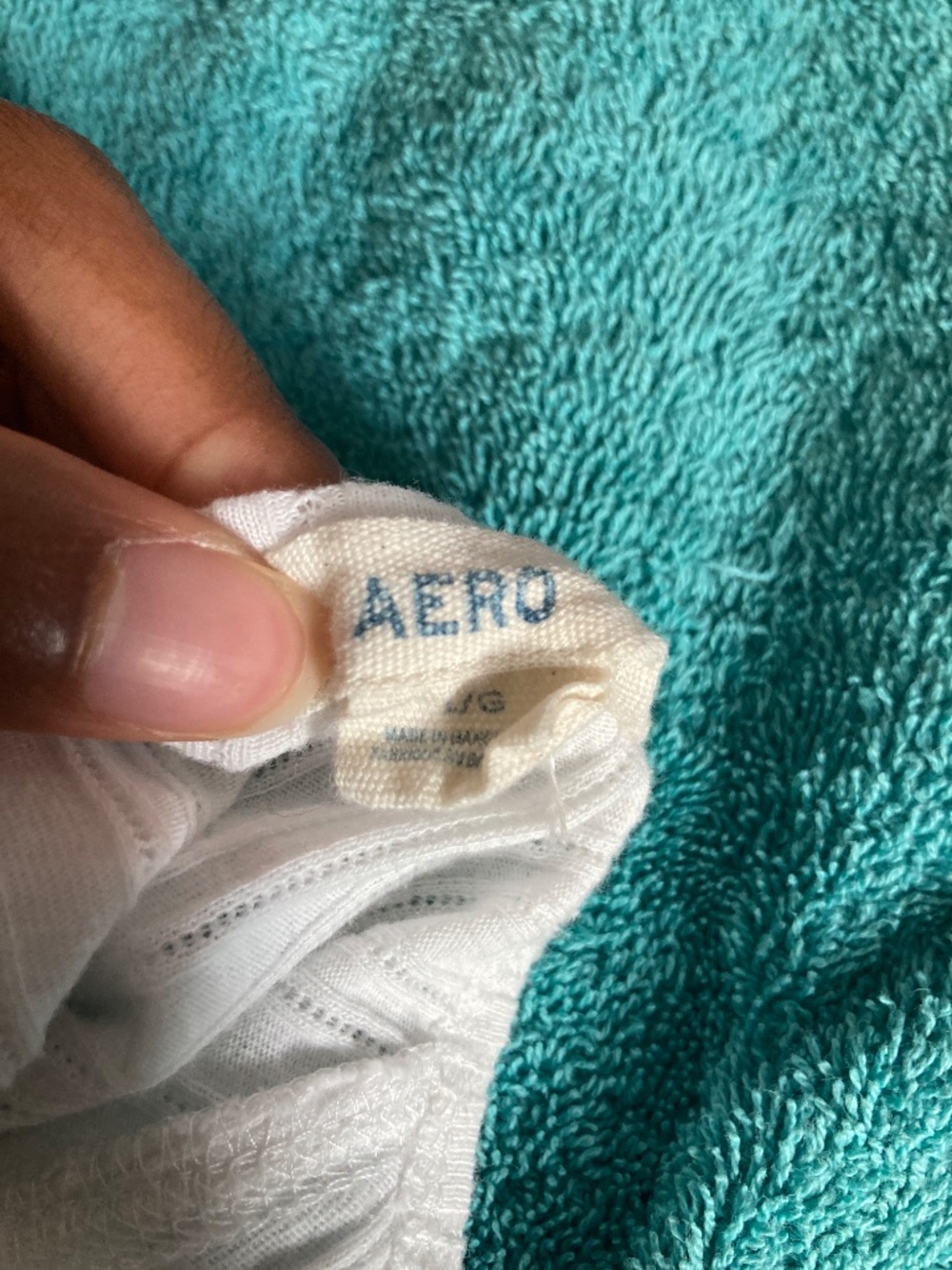Pair of Vintage Aeropostale Long Sleeves - Picture 4 of 6